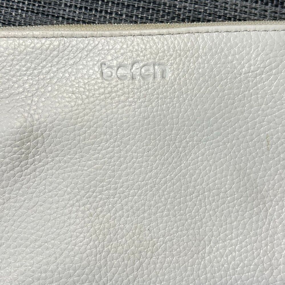 Befen White Wristlet Wallet - Picture 2 of 6